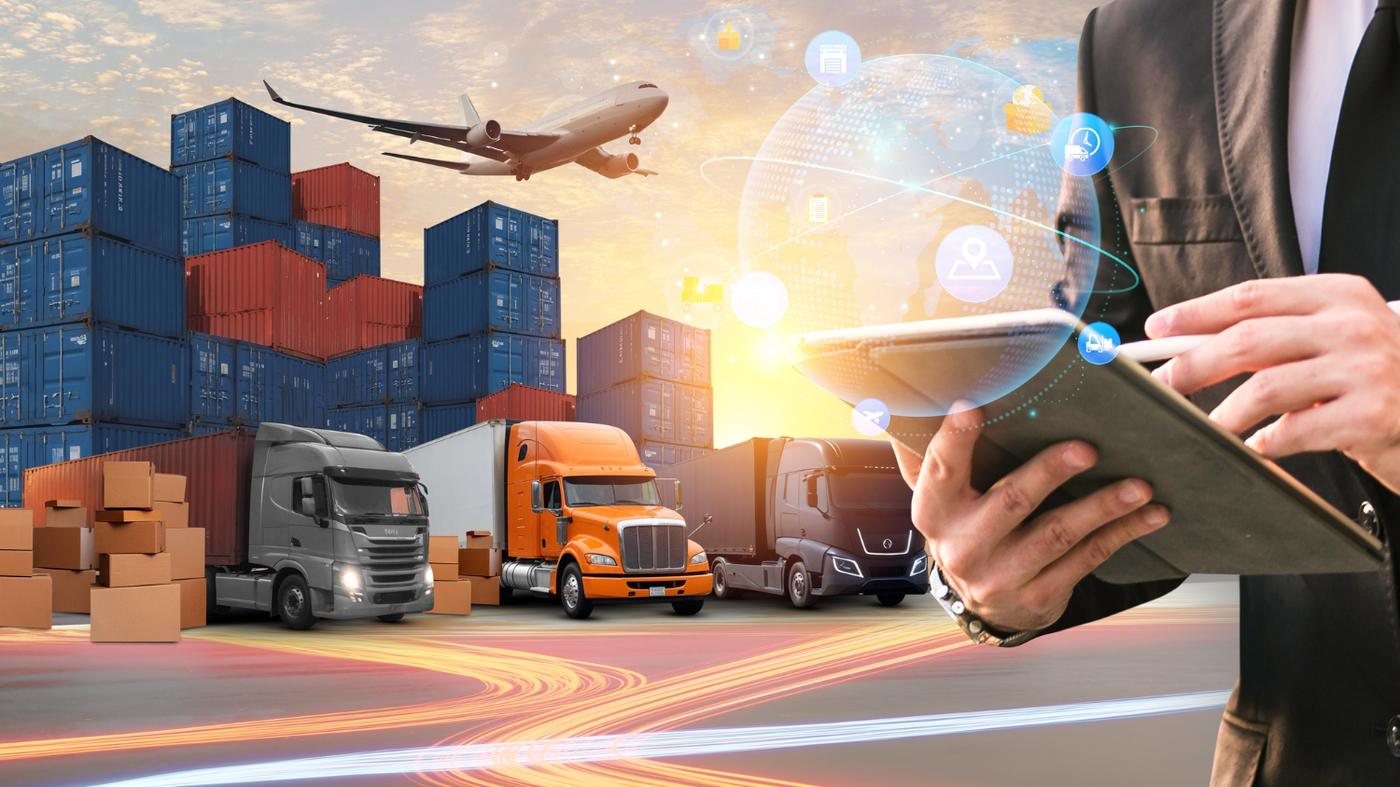 Real-time logistics tracking dashboard across ocean, air and road